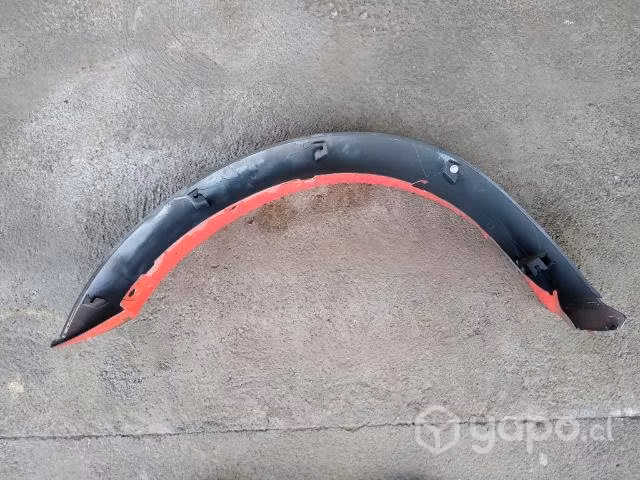 Moldura tapabarro rh Chevrolet Dmax 04 al 11
