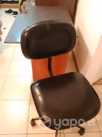 Escritorio con silla - Imagen 6