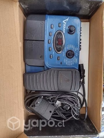 Multiefecto Berhinger V-amp.