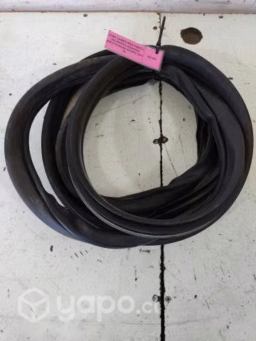 Goma Carroceria Puerta Delantera Izquierda (NNV133