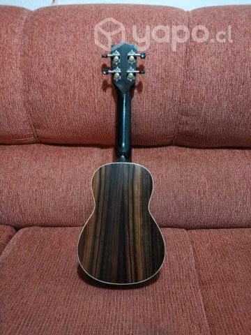 Ukelele Kala soprano (cejillo, funda y uñeta)