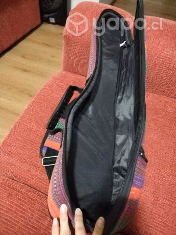 Ukelele Kala soprano (cejillo, funda y uñeta)