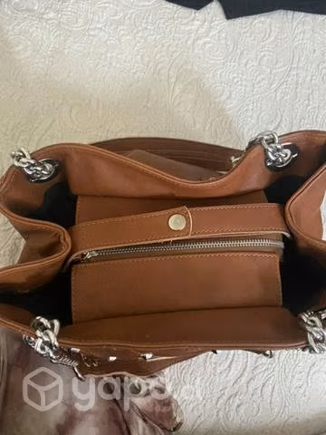 Cartera de cuero marca argentina