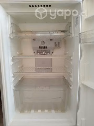 Refrigerador marca Fenza Advantage 7205