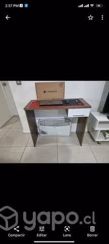NotebooksToshiba dynabook con mesa y accesorios