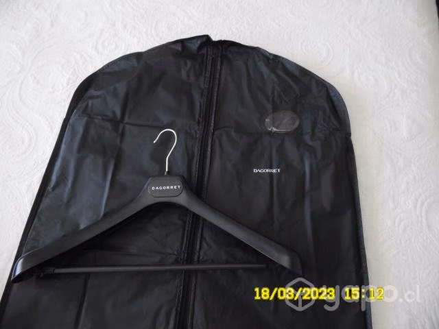Chaqueta de cuero DAGORRET - casi nueva - impecabl