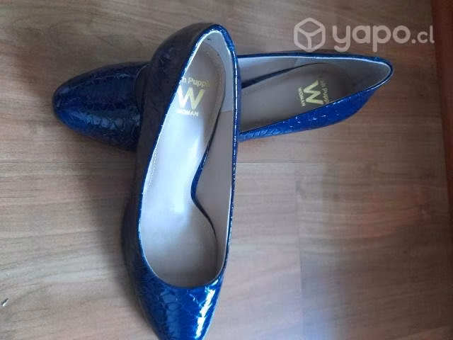 Zapato con taco cuero