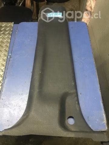 Tapiz cubre pilar central inferior izq Nissan NP30