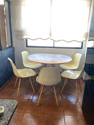 Mesa comedor más 5 sillas - Imagen 2