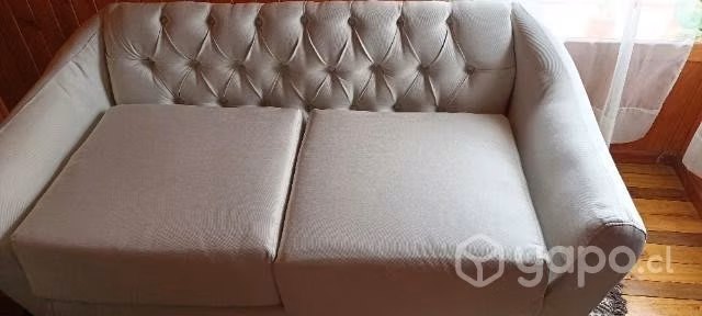 Sofá estilo cama capitoné