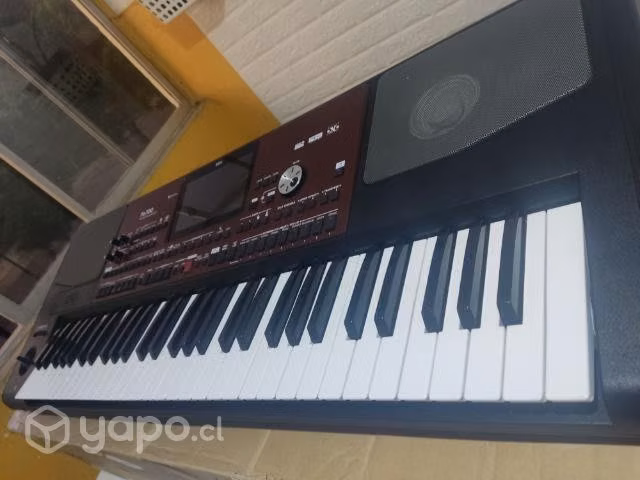 Korg pa 700