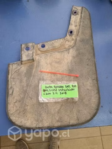 Bota Barro delantero derecho (ML2113) Mitsubishi L