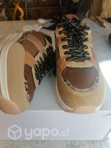 Zapatillas marca BASEMENT