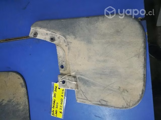 Borra barro delantero derecho Mitsubishi l200 2016