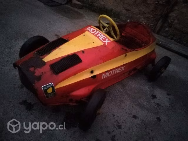 Auto a pedales antiguo coleccionable