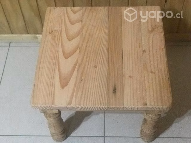 Mesa de centro hecha de madera Nativa