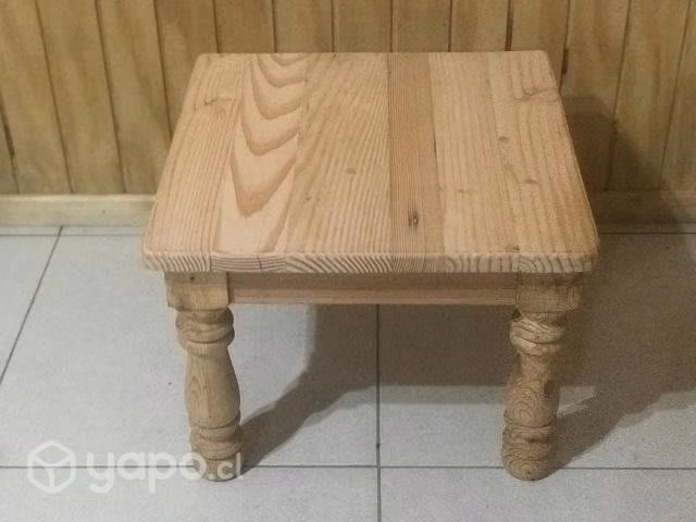 Mesa de centro hecha de madera Nativa