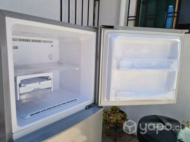 Refrigerador Samsung RT2ASATS