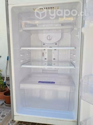 Refrigerador Samsung RT2ASATS