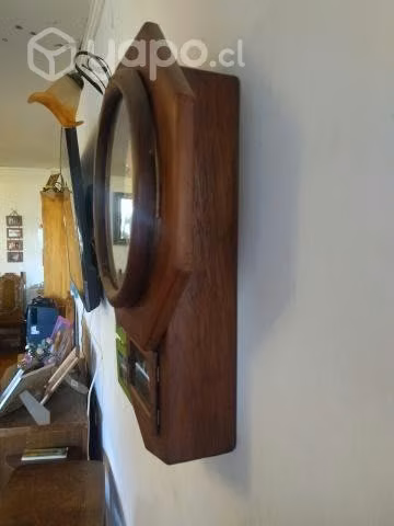 Reloj pendular a cuerda antiguo