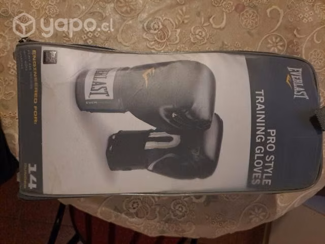 Saco y guantes de boxeo everlast