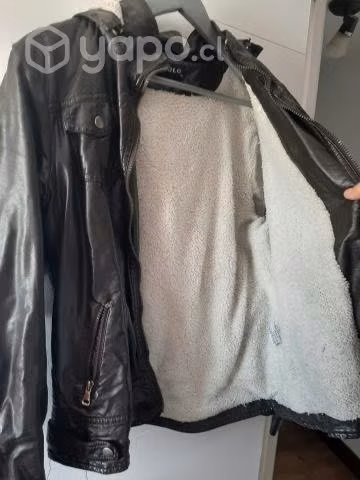 Chaqueta eco cuero con chiporro