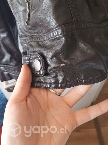 Chaqueta eco cuero con chiporro