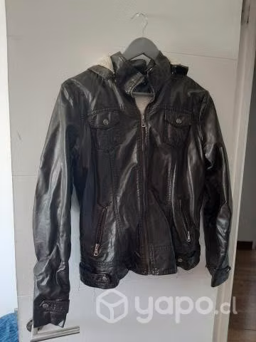 Chaqueta eco cuero con chiporro