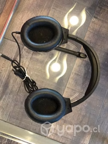 Audífonos hyperx cloud striger