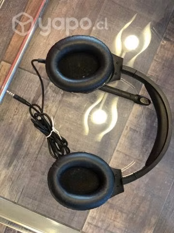 Audífonos hyperx cloud striger