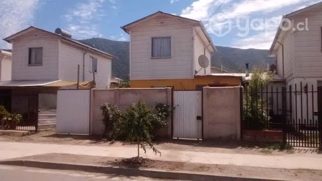 Casa ubicada en calle principal