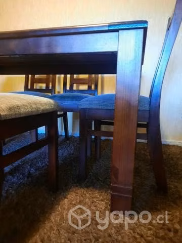Se vende comedor con mesa de madera + 6 sillas
