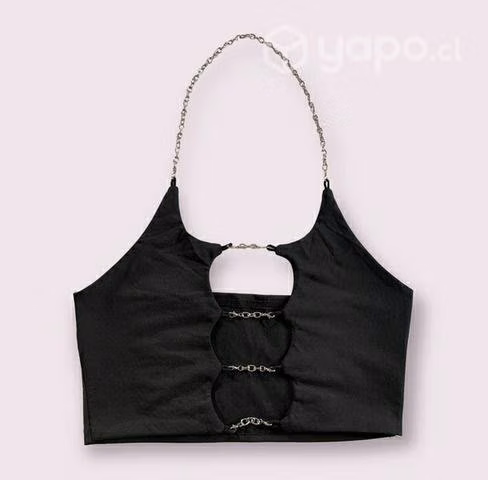 Crop negro con cadena