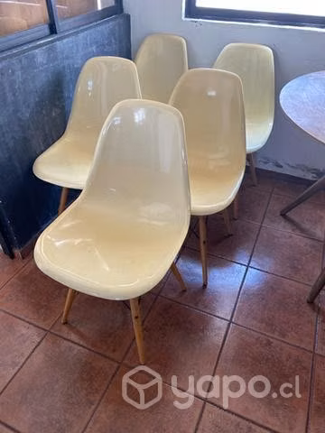 5 Sillas Eames