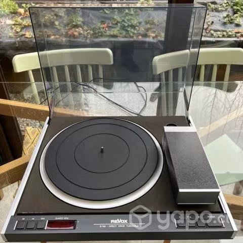 Tornamesa Revox B790 con cubierta transparente
