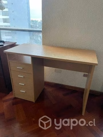 Escritorio en buen estado
