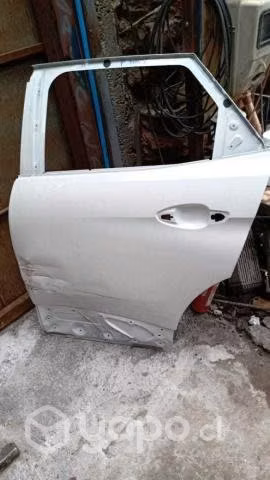 Puerta trasera izquierda peugeot 3008 2017-2019