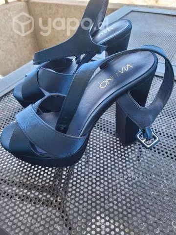 Zapatos Vía uno, con taco color turquesa de seda