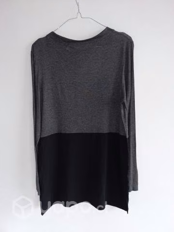 Polera Singolare Talla S/M (larga negro gris DO)