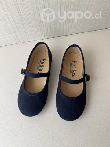 Zapato tipo mercedita azul marino talla 27 EU
