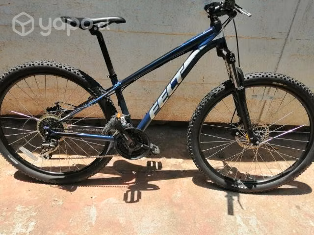 Bicicleta felt dispatlh 790
