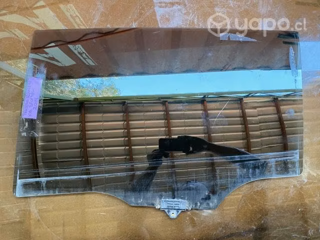 Vidrio original puerta trasera izquierda Kia Sport