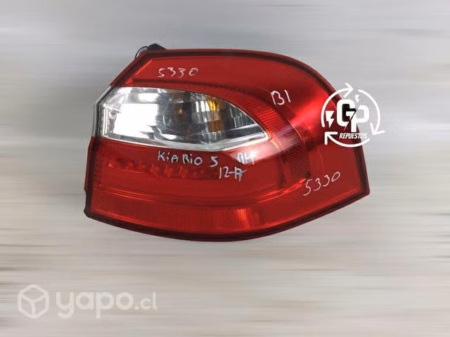 Kia Rio  foco trasero rh