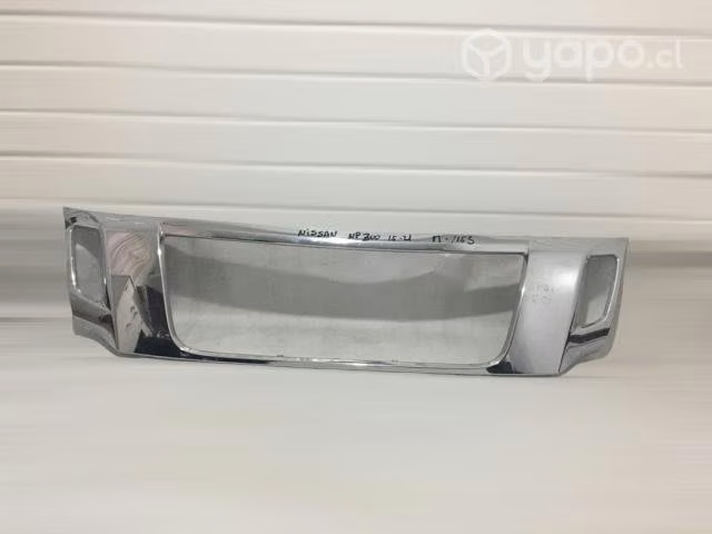 Bisel cromado mascara nissan np