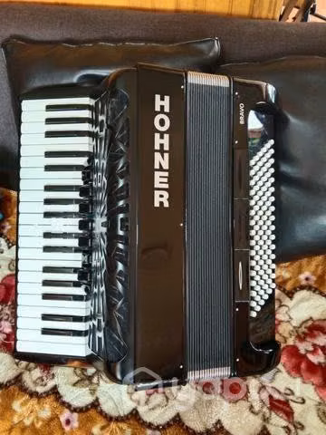Acordeon Hohner 98 bajos