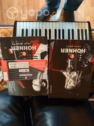 Acordeon Hohner 98 bajos