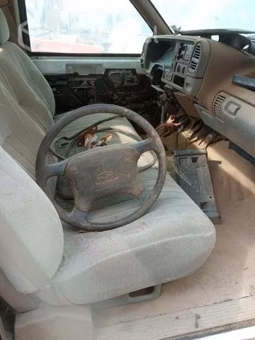 Chevrolet Work Truck en desarme