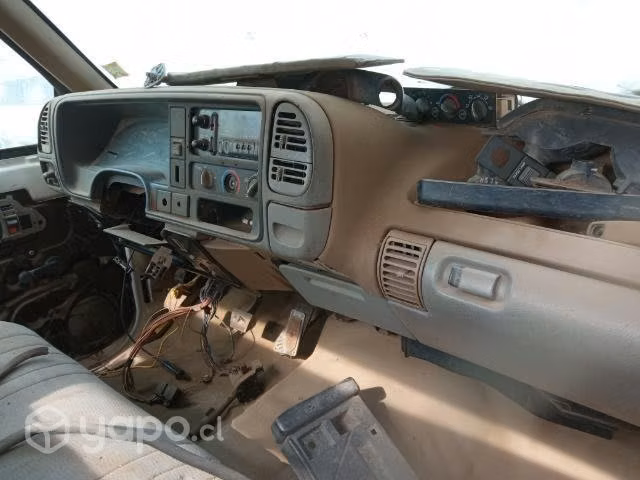 Chevrolet Work Truck en desarme