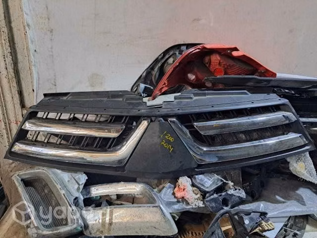 Mitsubishi l200 2013 mascara nueva