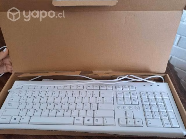 Computador HP ALL-in-One 2021 8 GB SIN USO